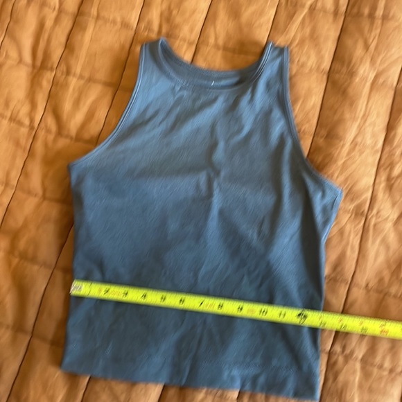 Everlane active top Size S - Picture 6 of 6
